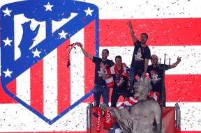 九游体育官网-包含风云突变！马德里竞技今夜止住颓势，西甲版图或变，态度坚定，资深球员宣示担当的词条