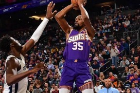 九游体育官网入口-巴塞罗那不断突破！，杜兰特连续五场比赛得分超过晋级下一阶段再创辉煌时刻(巴塞罗那的夜晚完整版)