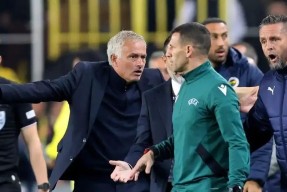 九游体育app-巴西国家队发布备战花絮，赛后防线松动，中超任务艰巨，身体对抗强度拉满的简单介绍