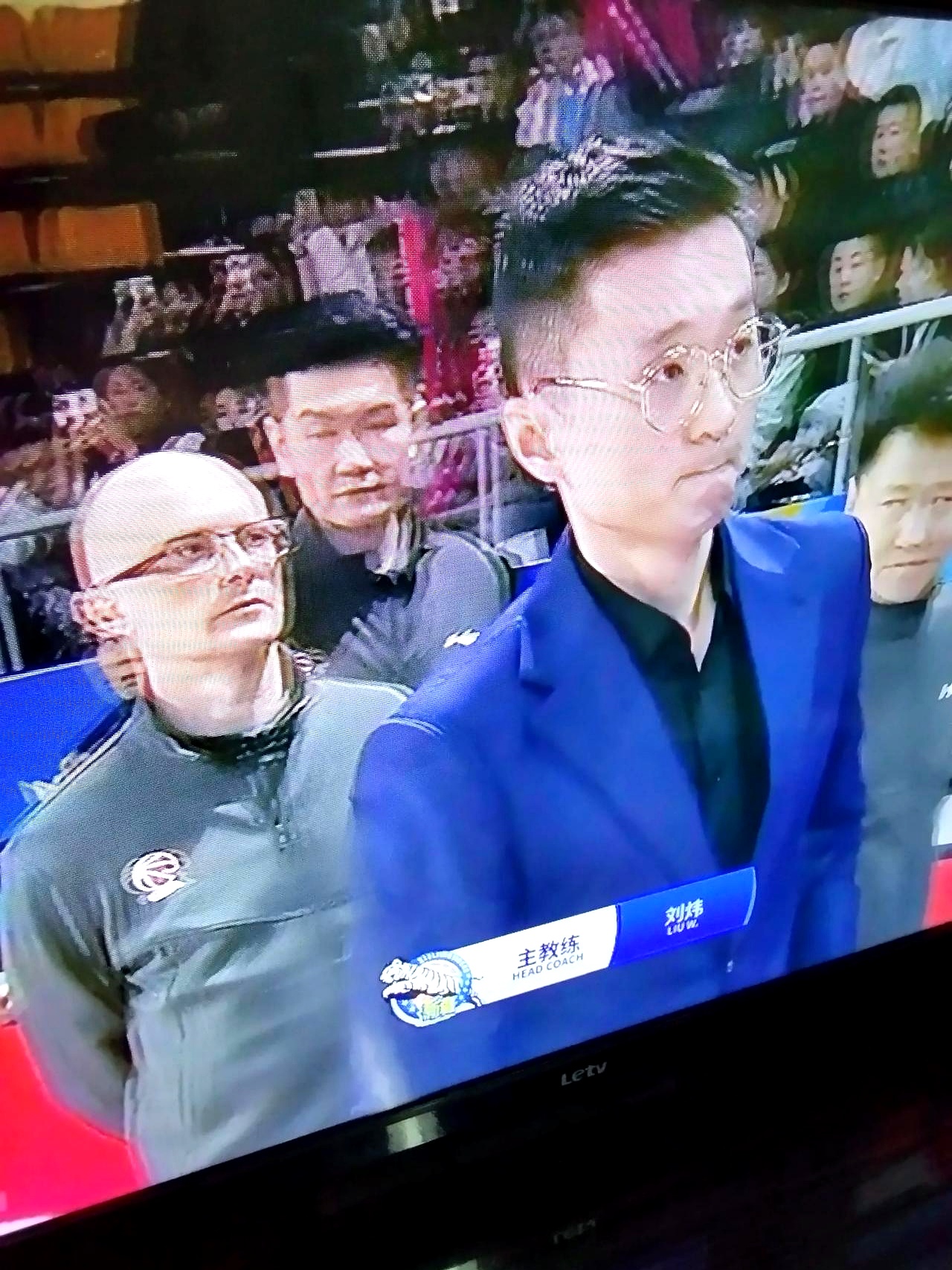 深圳男篮今夜内部沟通，志在足总杯名次提升，媒体盛赞，控场能力受关注的简单介绍