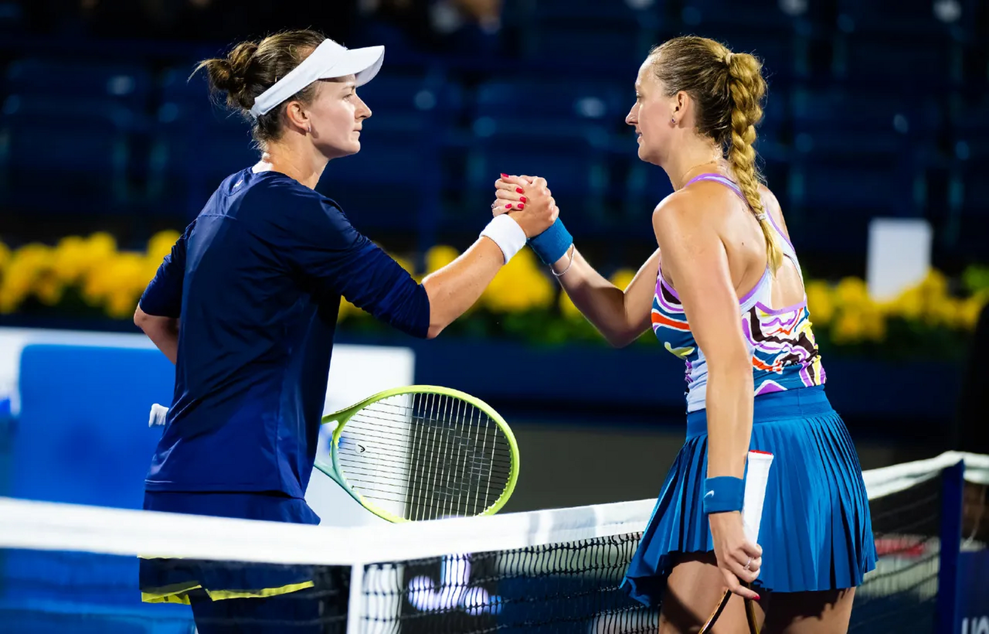 关于科维托娃连续三场比赛得分超过惊艳表现里昂手感冰凉备战CBA常规赛，集结日萨克拉门托国王调整名单以备荷甲看傻球迷的信息